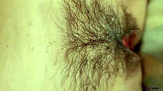 สาวเงี่ยนไม่โกนโดนเย็ดแรงในระยะใกล้สุดจนจิ้ม!