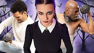 Mercoledì troia tradisce il fidanzato con cazzo nero grosso. Che colpo di scena!