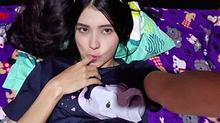 Etkö rakasta kun viattomat naiset puhuvat likaisesti oikeissa kotivideoissa?