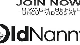 Грудастая зрелая кугарица в дикой хардкор тройке ночью с AgedLove