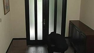 マジ、この喫煙オフィススラットがきついマ○コをハードに叩かれちゃったよ！