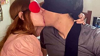 מלמד נשיקות חמות את האחות החורגת הלוהטת שלי היום