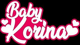 Ela adora quando deslizo dildos no seu cu apertado