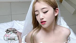 【哆彩次元】DCCY-3226 新娘婚前泳池狗爬式快速啪啪。一对一生中出操得她气喘吁吁。