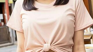 Chinatown Lingerie Modellen Plagen in Sexy Ondergoed met Blote Voeten Charm