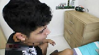 غريب عرض فلوس وناكني في شقته