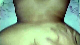 Min fisse tager hans overløbende sæd med hver dyb stød. Latina i lingeri rider cowgirl for anal action!