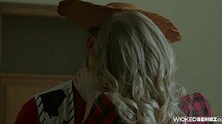 صدر ذهبي مشمس يقدم الشبلونة الخجولة ميلودي ماركس في أكشن ساخن