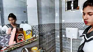 Touriste sex uttaran20 kiffe threesome desi rapide