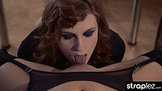 Zoete Student Krijgt Strap-On Pik Diep In Haar Harige Kut