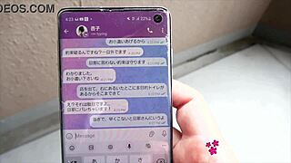 公衆トイレで濡れたマンコセックス、アジアンハウスワイフがバックスタイル、小さな18+ウエスト、巨乳