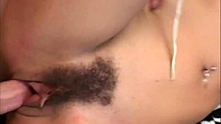 Гореща MILF на порно кастинг с млад Toy Boy