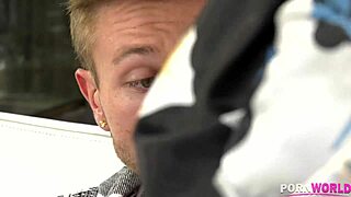 Човече, не мога да спра да чукам големогръдата милф мачуха в дантели, нали?