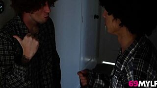 زوجات أب ليكسي لونا وبيلا روسي يشكلن فريقاً الآن