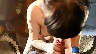 Sconvolta dal desiderio! Troia incinta giovane amatoriale divora sborra in bukkake blowbang orgia HD