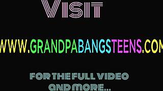 Deze kleine 18+-tittige tiener 18+ slet verleidde een oude man voor een wilde neukpartij. Ze nam de controle in een hete Europese ontmoeting.