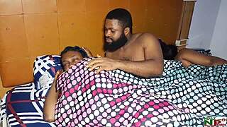 Surpris en train de baiser dans le même lit