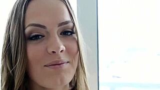 合法年齢ティーン18+がPOVで激しいフェラに興奮、無料クリップで剃毛マンコ